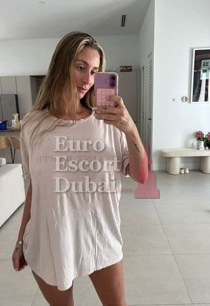Melody, 26, escort in Abu Dhabi — 168 cm, black hair (photo 4 of 4)