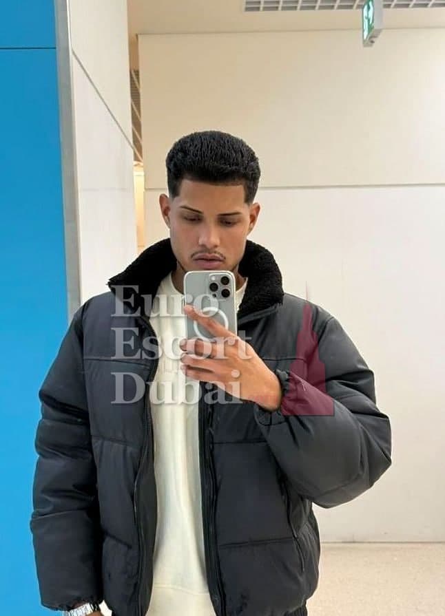 Denis, 24, escort in Dubai — 180 cm, black hair (photo 8 of 8)