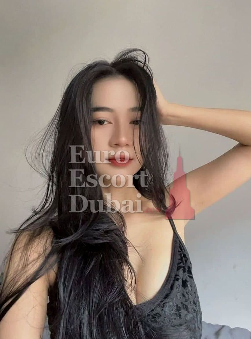 Siti, 22, escort in Dubai — Indonesian, 155 cm (photo 5 of 7)