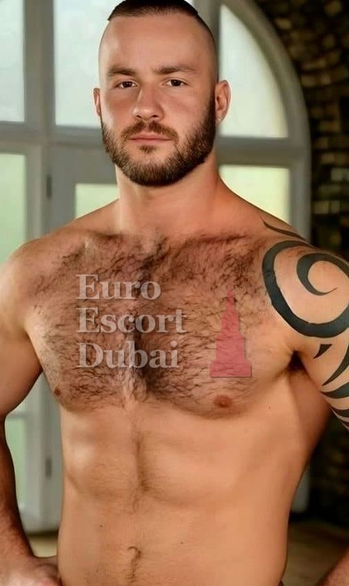 Nikita, 34, escort in Dubai — black hair, 188 cm (photo 1 of 12)