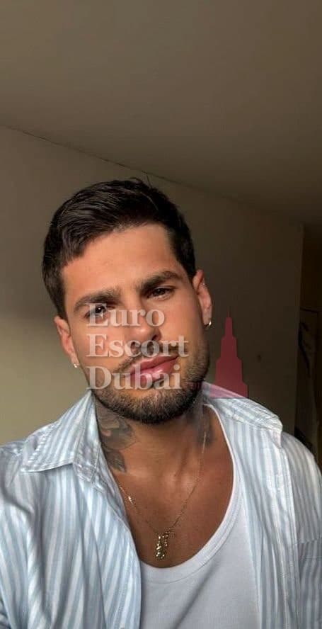 Ali, 30, escort in Dubai — 183 cm, black hair (photo 8 of 9)