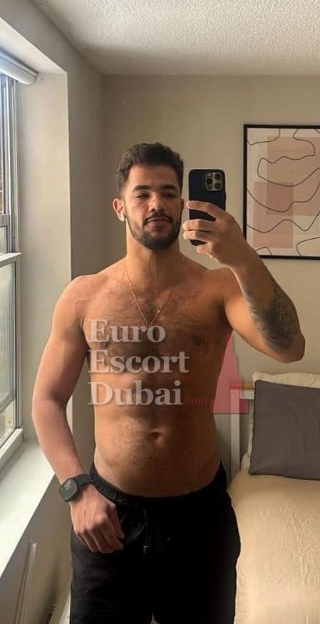 Connor, 25, escort in Dubai — 185 cm, blonde hair (photo 6 of 7)