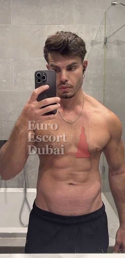 Ahmad, 28, escort in Dubai — 183 cm, brown hair (photo 4 of 4)