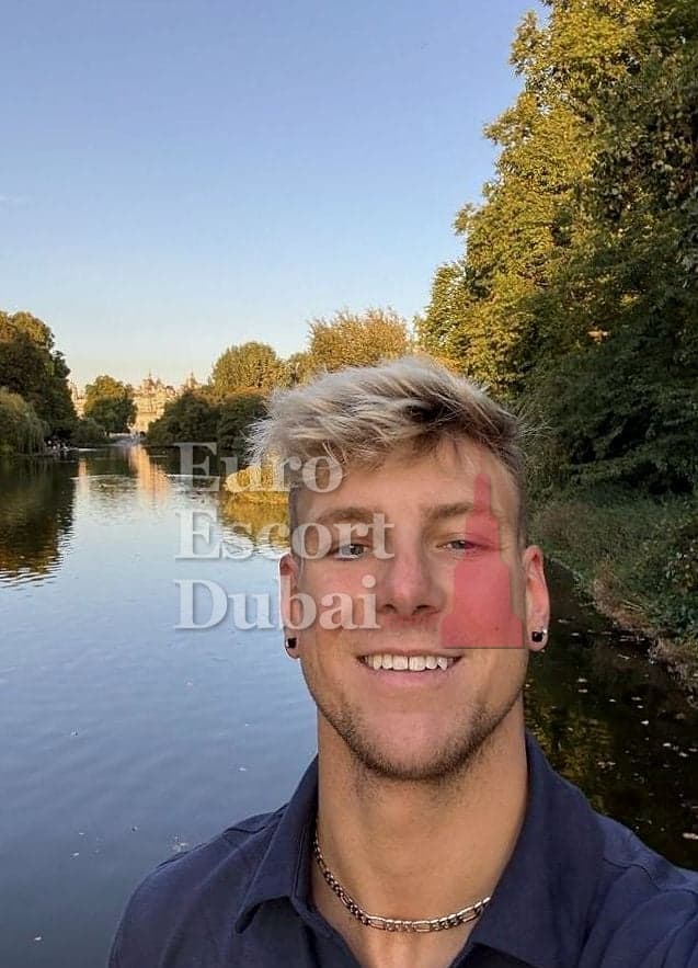 Luca, 26, escort in Dubai — 175 cm, blonde hair (photo 4 of 7)