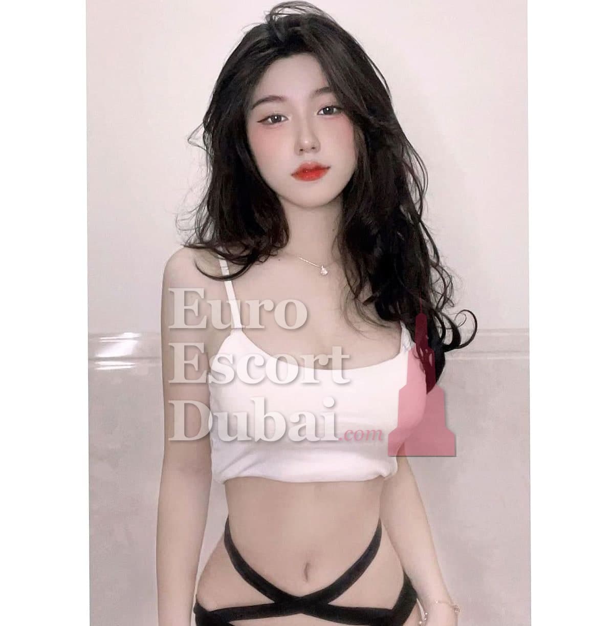 Hessa, 21, escort in Abu Dhabi — black hair, Emirati (photo 1 of 7)