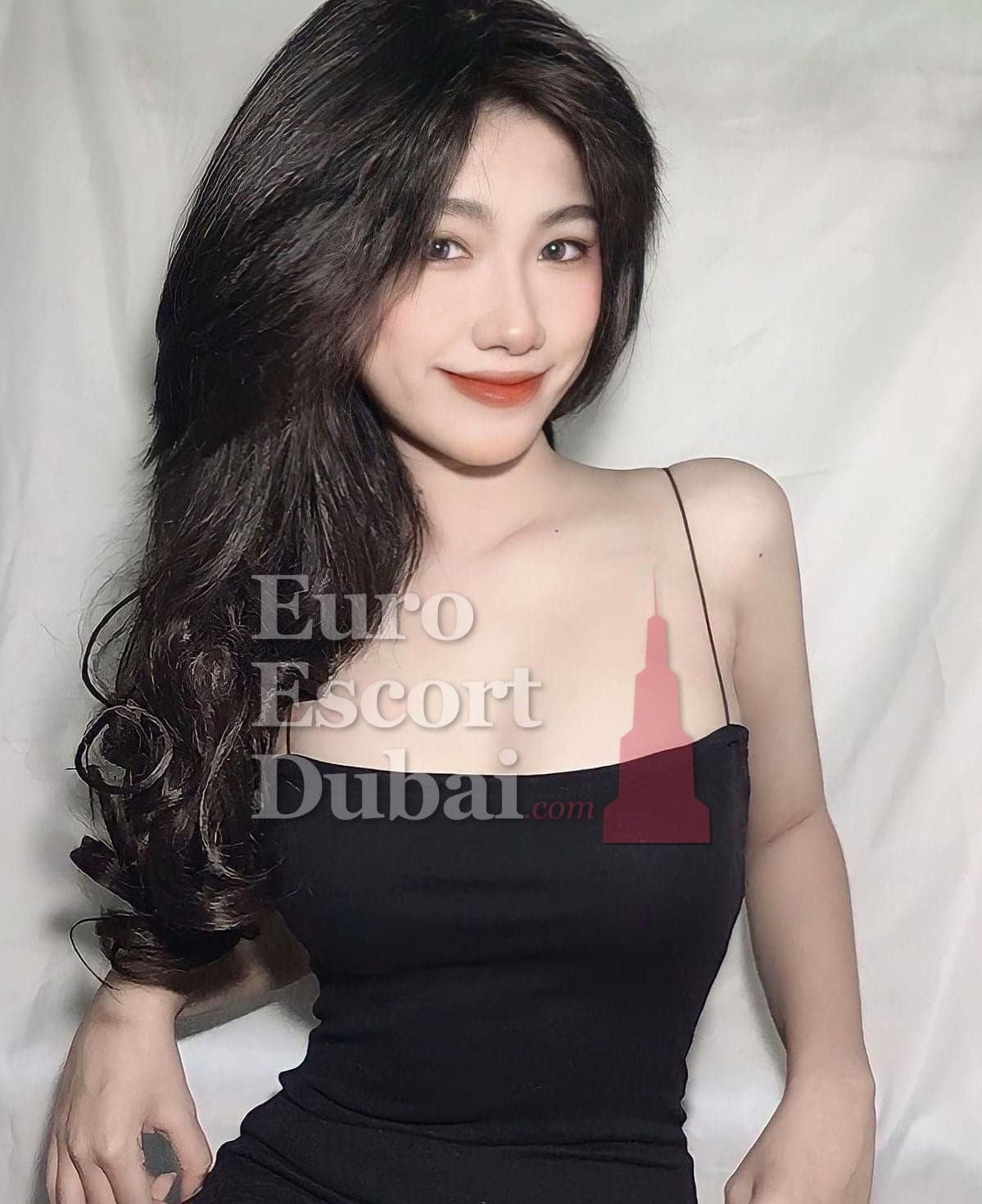 Hessa, 21, escort in Abu Dhabi — Emirati, 173 cm (photo 2 of 7)