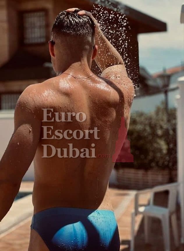 Jared, 27, escort in Dubai — black hair, 178 cm (photo 9 of 12)