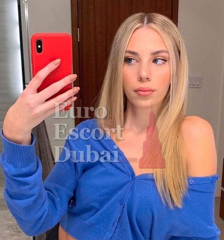 Chloe, 22, escort in Dubai — 170 cm, blonde hair (photo 4 of 6)