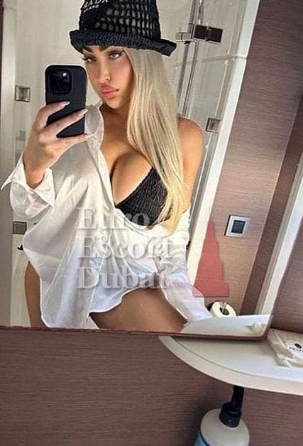 Andini, 28, escort in Dubai — blonde hair, Thai (photo 1 of 9)