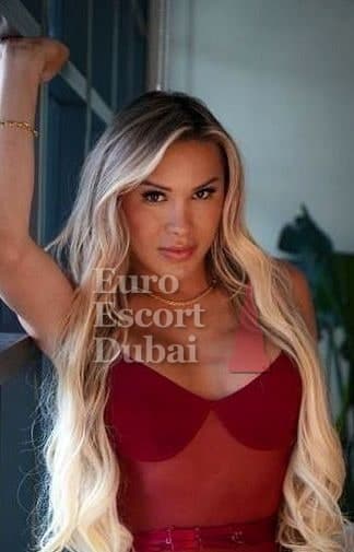 Carla, 26, escort in Dubai — blonde hair, Colombian (photo 4 of 13)
