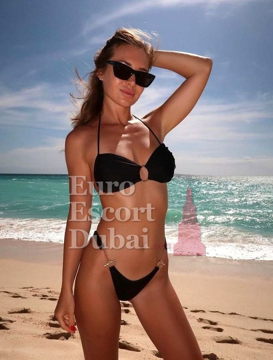 Vanille, 26, escort in Dubai — brown hair, 170 cm (photo 3 of 6)