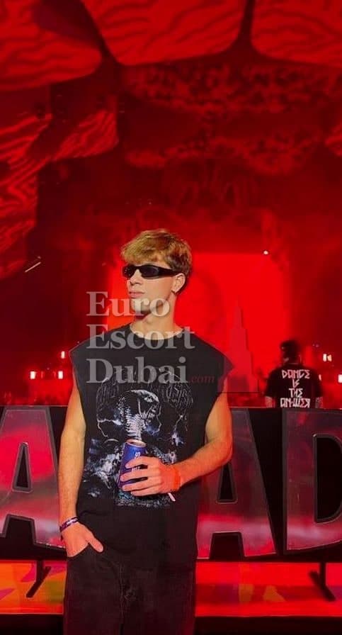 Hamdan, 22, escort in Dubai — 188 cm, black hair (photo 8 of 13)