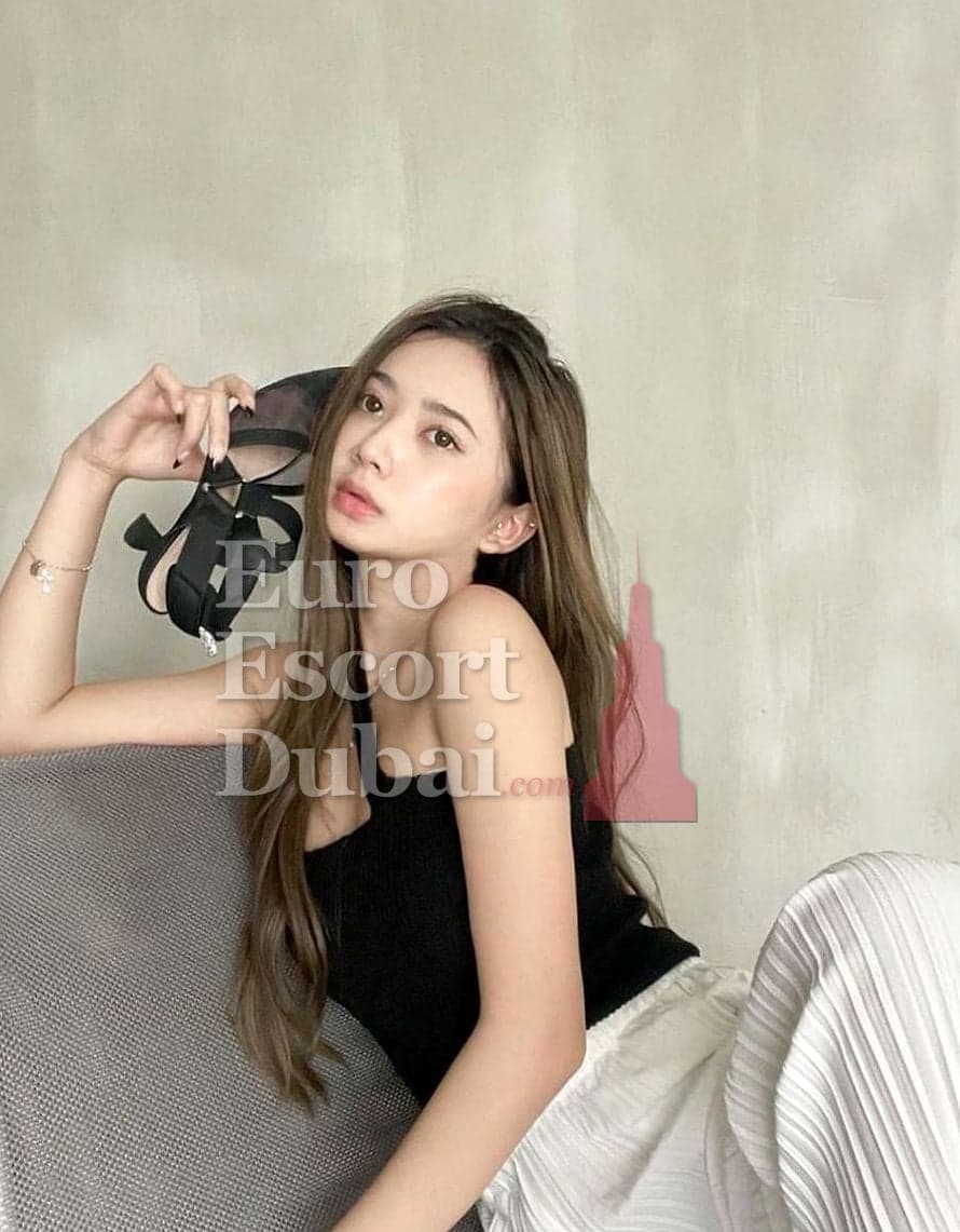 Ayesha, 24, escort in Abu Dhabi — Indonesian, 164 cm (photo 2 of 4)