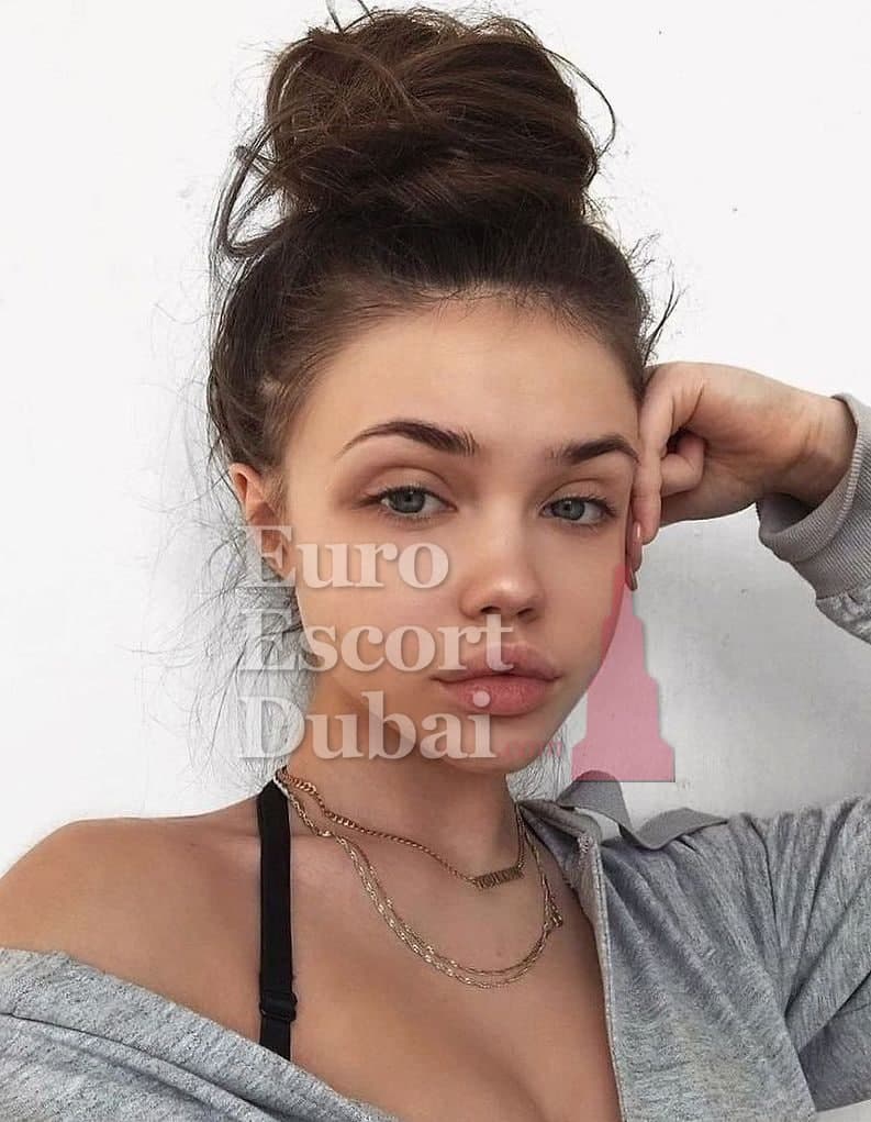 Claudine, 21, escort in Dubai — brown hair, French (photo 1 of 6)