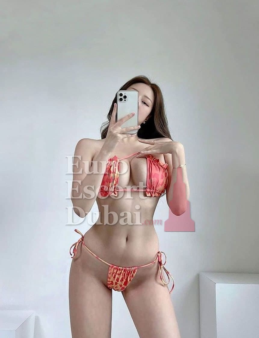 Yumi, 25, escort in Dubai — black hair, Japanese (photo 4 of 8)