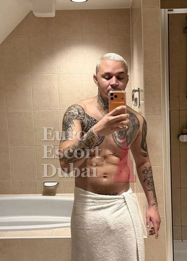 Adrian, 30, escort in Dubai — blonde hair, 185 cm (photo 9 of 13)