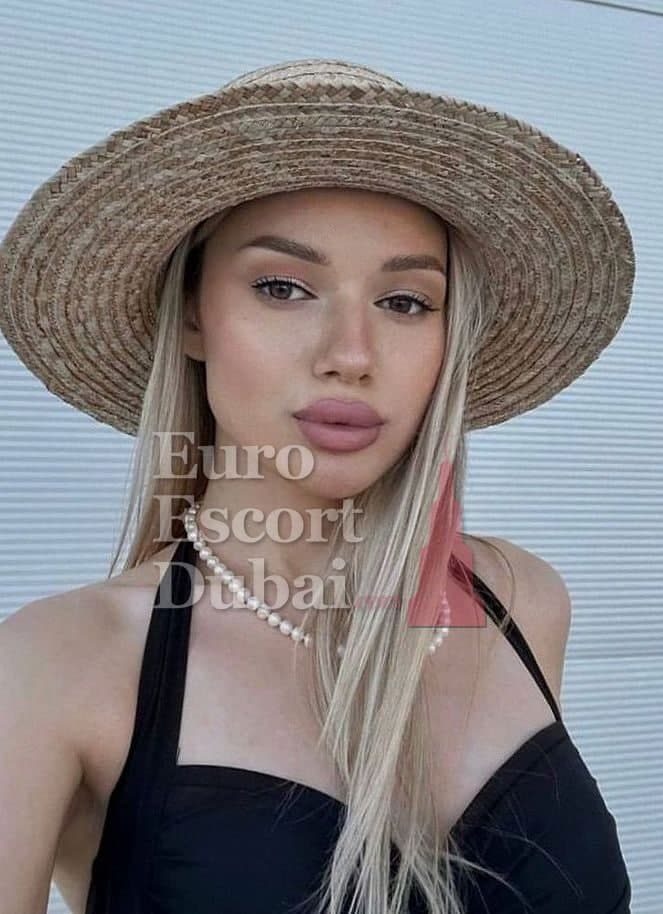 Elizaveta, 25, escort in Dubai — Russian, 169 cm (photo 2 of 10)