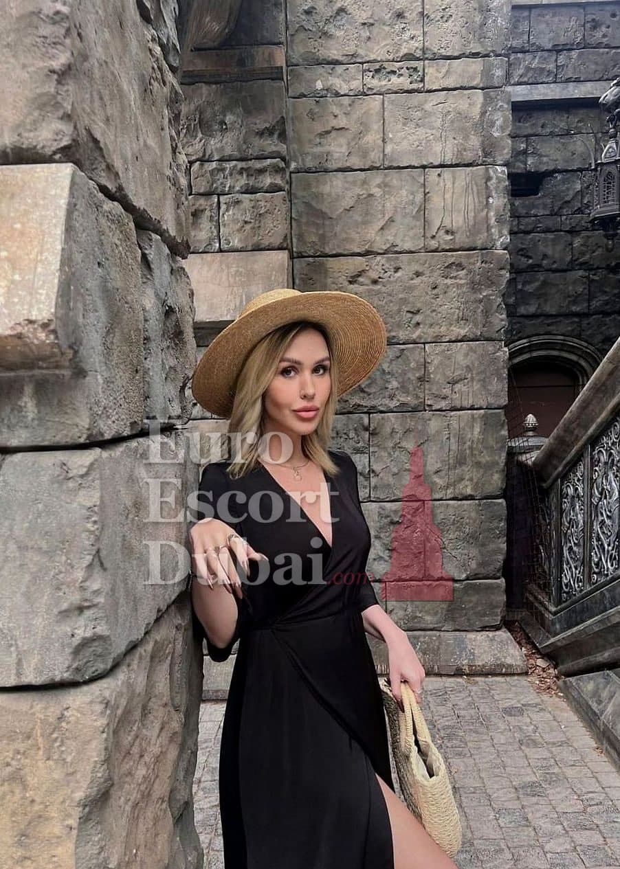 Vlada, 25, escort in Dubai — 168 cm, blonde hair (photo 3 of 5)