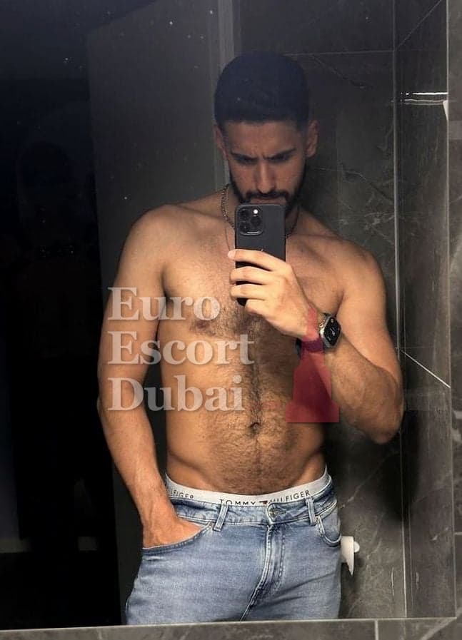 Bilal, 29, escort in Dubai — black hair, 185 cm (photo 9 of 13)