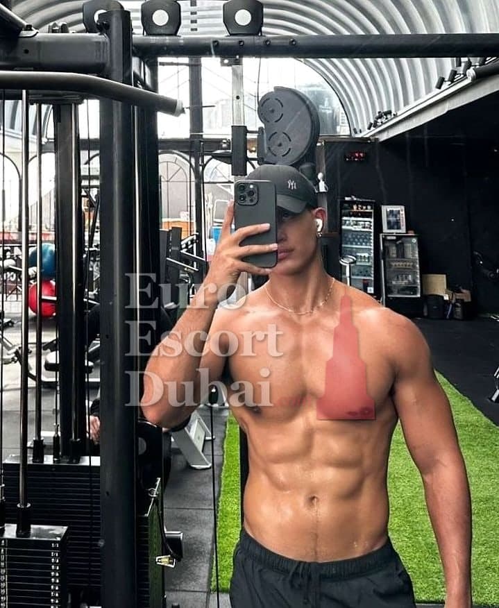 Grant, 26, escort in Dubai — 175 cm, black hair (photo 12 of 13)