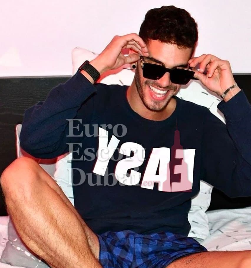 Konstantin, 26, escort in Dubai — 183 cm, black hair (photo 12 of 13)