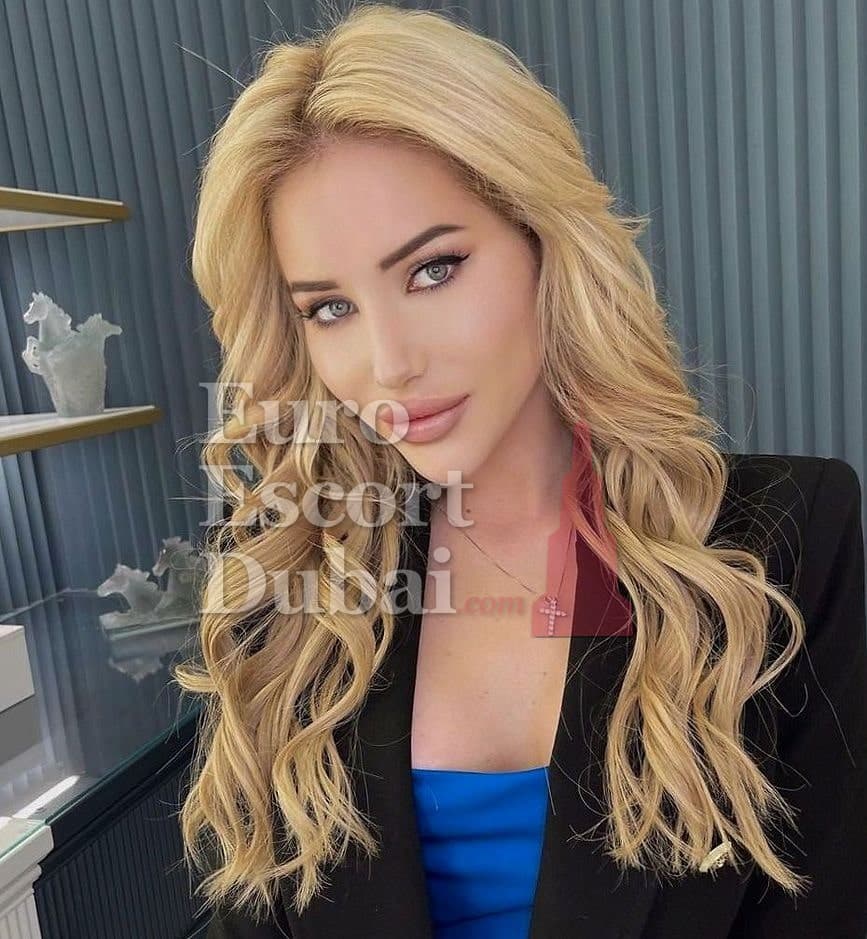 Sabina, 27, escort in Dubai — blonde hair, Russian (photo 4 of 6)