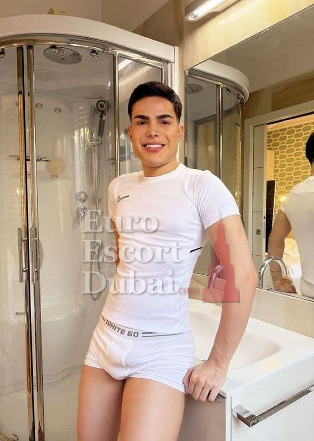 Bruno, 20, escort in Al Ain — black hair, 170 cm (photo 11 of 13)