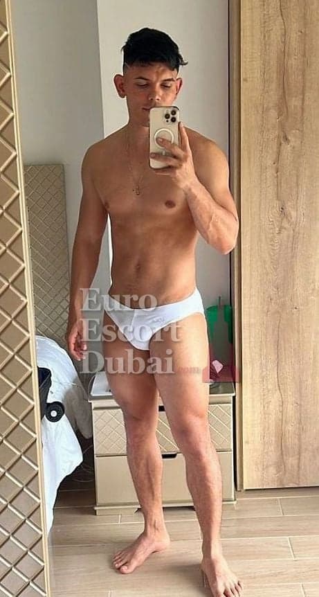Diego, 26, escort in Sharjah — 173 cm, brown hair (photo 6 of 13)