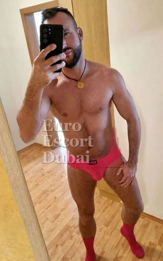 Jonah, 39, escort in Dubai — 183 cm, brown hair (photo 2 of 4)