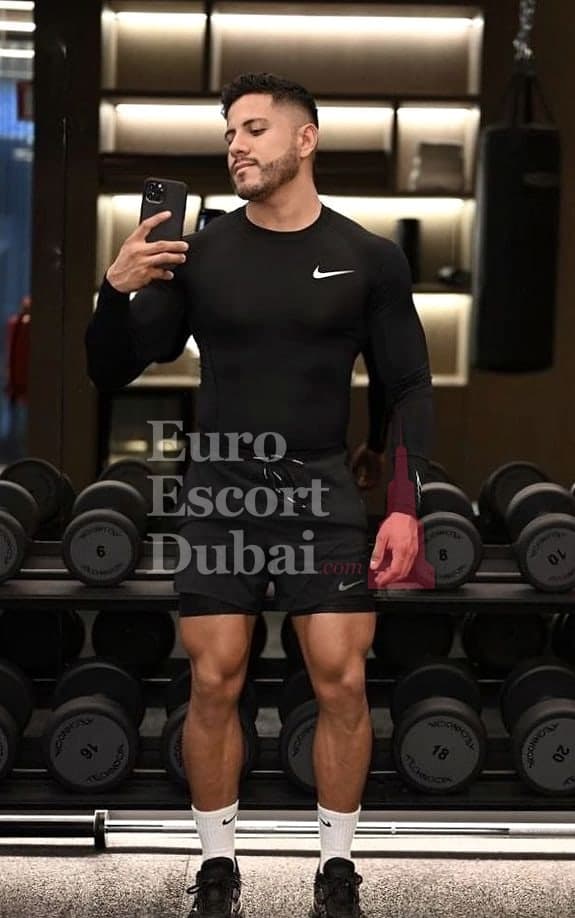 Mateo, 30, escort in Abu Dhabi — 173 cm, black hair (photo 8 of 13)