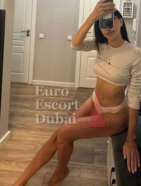 Mahliyo, 27, escort in Dubai — 170 cm, brown hair (photo 3 of 13)