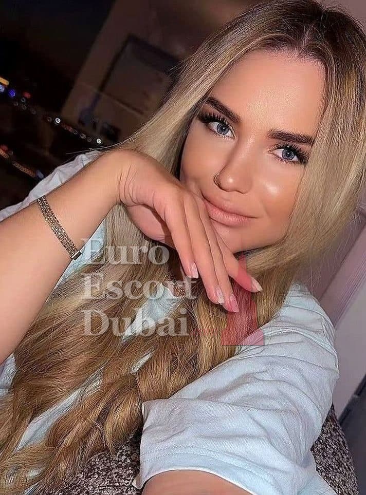 Lenka, 27, escort in Dubai — brown hair, Belarusian (photo 4 of 13)