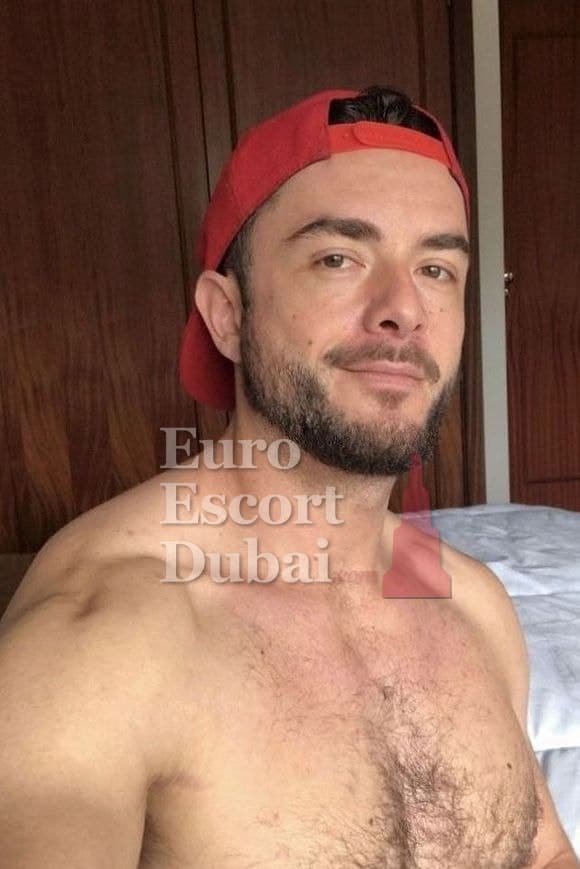 Saeed, 31, escort in Dubai — black hair, 188 cm (photo 5 of 7)