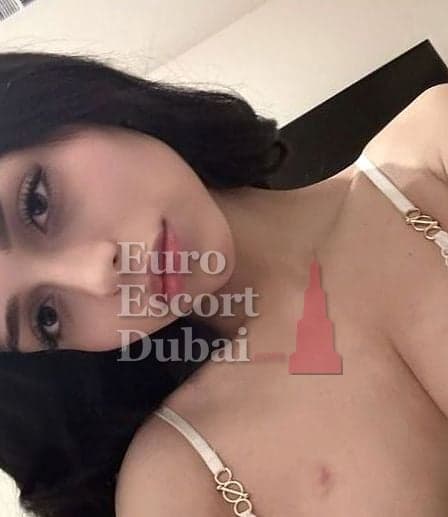 Iasmin, 18, escort in Dubai — Brazilian, 167 cm (photo 5 of 9)