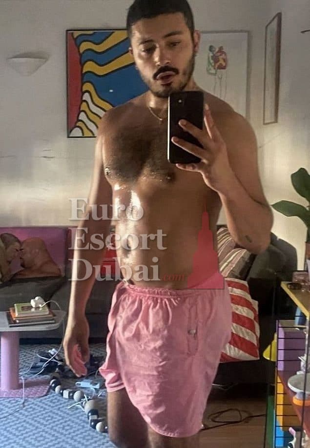 Reza, 38, escort in Dubai — black hair, 175 cm (photo 3 of 11)