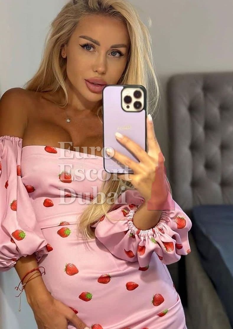 Weronika, 24, escort in Dubai — blonde hair, 170 cm (photo 1 of 8)