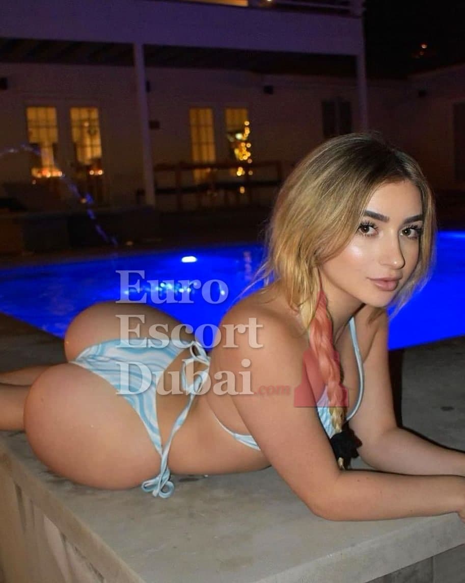 Romane, 26, escort in Al Ain — blonde hair, New Zealander (photo 1 of 10)