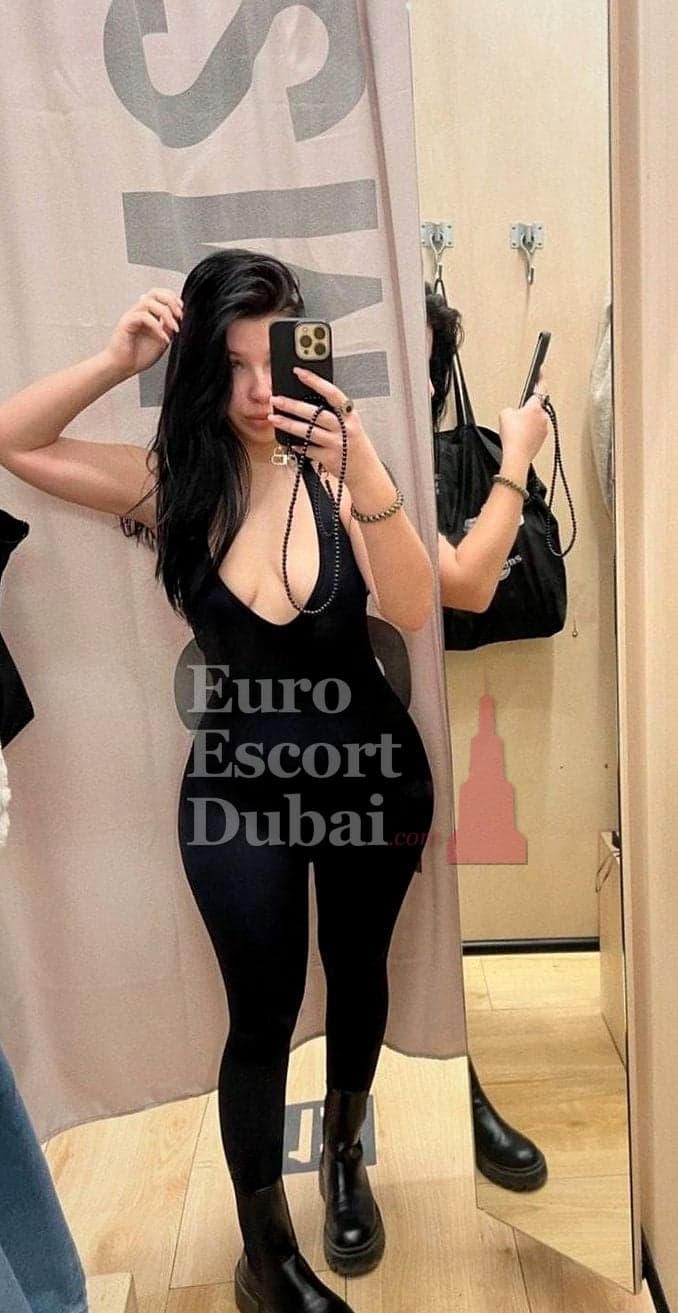 Anh, 26, escort in Dubai — Thai, 170 cm (photo 5 of 8)