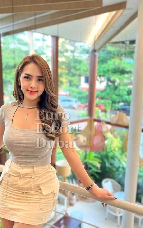 Kaori, 23, escort in Dubai — Malaysian, 165 cm (photo 2 of 4)