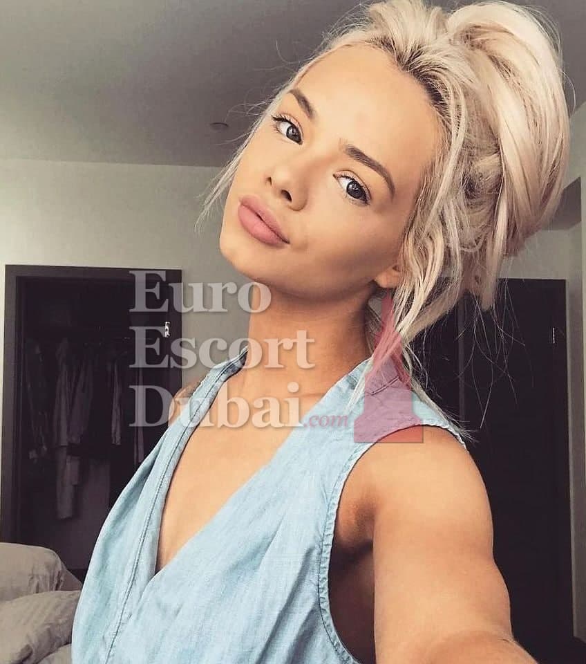 Solene, 27, escort in Dubai — 170 cm, blonde hair (photo 2 of 9)