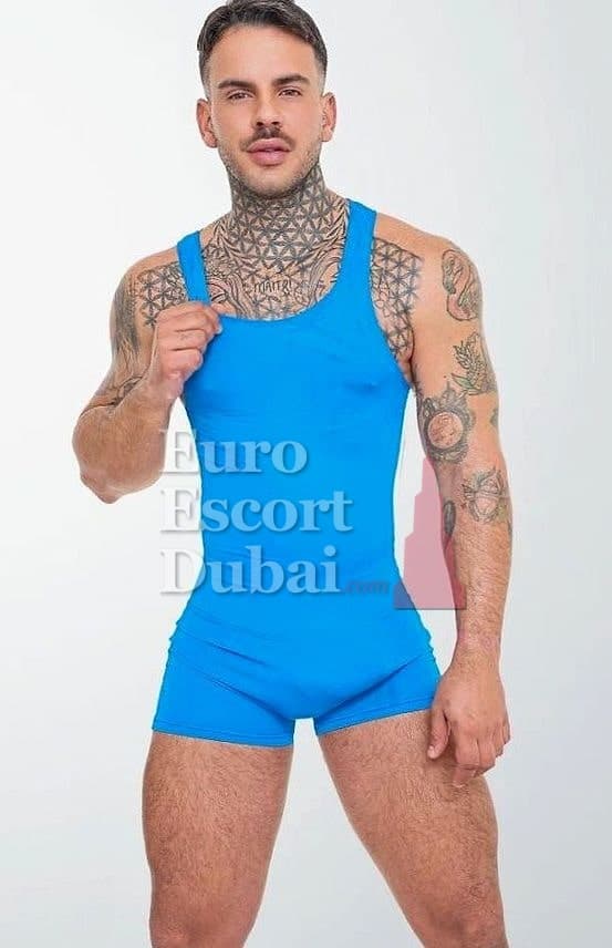 Cole, 31, escort in Dubai — 175 cm, brown hair (photo 8 of 8)