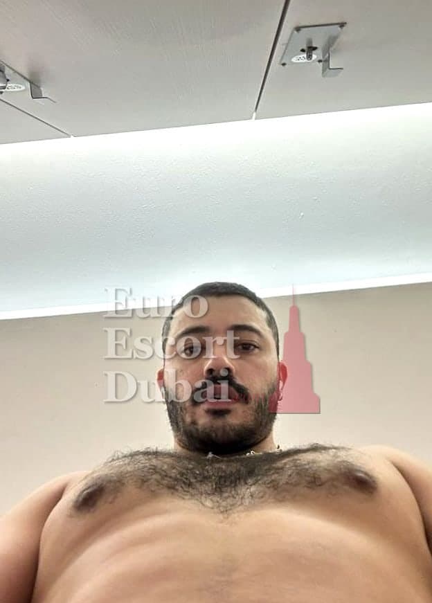 Reza, 38, escort in Dubai — 175 cm, black hair (photo 8 of 11)