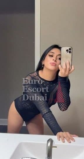 Sara, 22, escort in Dubai — 158 cm, black hair (photo 12 of 13)