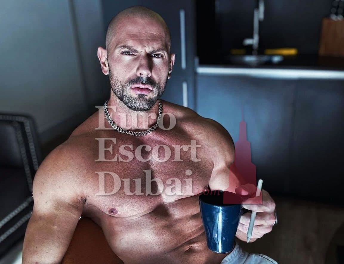 Zane, 38, escort in Dubai — 178 cm, black hair (photo 4 of 11)