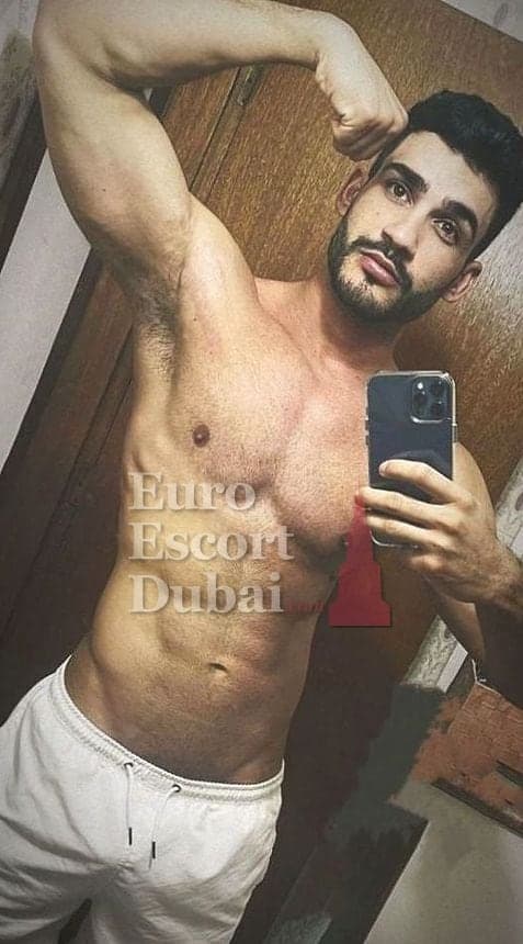 Yazan, 29, escort in Dubai — 180 cm, black hair (photo 6 of 13)