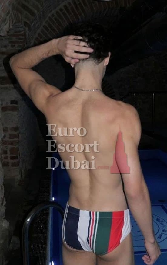Hamdan, 22, escort in Dubai — 188 cm, black hair (photo 6 of 13)