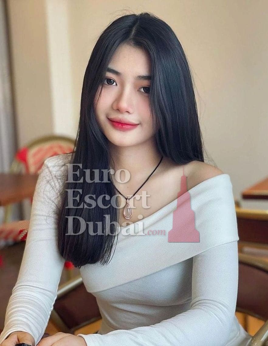 Duangjai, 25, escort in Dubai — 165 cm, black hair (photo 3 of 6)