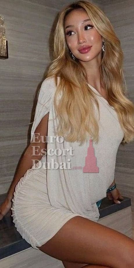 Ayzere, 26, escort in Dubai — 167 cm, blonde hair (photo 6 of 13)