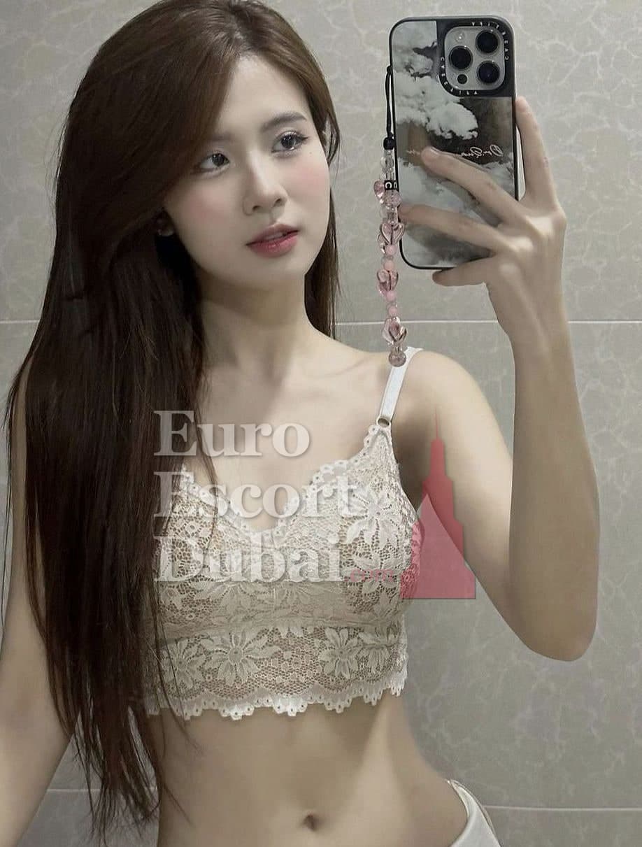 Syafiqah, 26, escort in Dubai — 168 cm, black hair (photo 4 of 4)