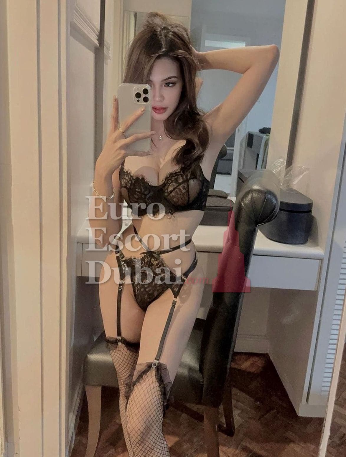 Qing, 24, escort in Dubai — brown hair, 160 cm (photo 3 of 9)